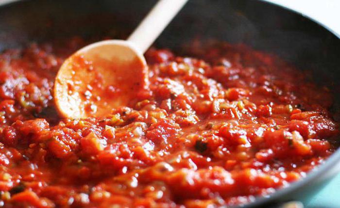 Биз томат пастасын менен макарон тамак баштайт