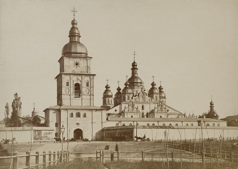 Так собор выглядел на фотографии 1875
