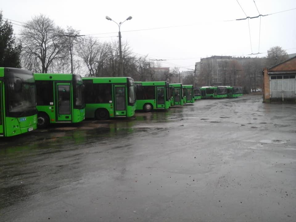 Сейчас в городе готовят к выпуску коммунальные автобусы на два маршрута